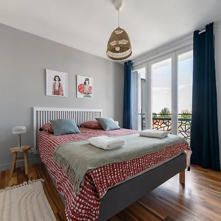 Leon Blum - Design - Parking Apartment Clermont-Ferrand