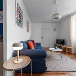 Leon Blum - Design - Parking Apartment *