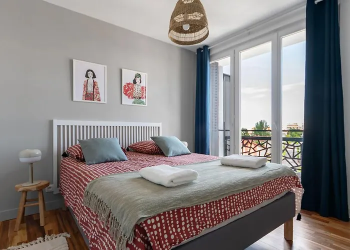 Leon Blum - Design - Parking Apartment Clermont-Ferrand